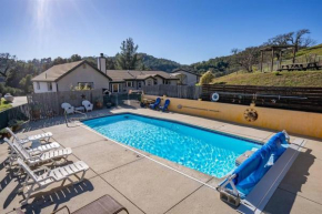 St Stephens Adventure Pool EV Pet Friendly